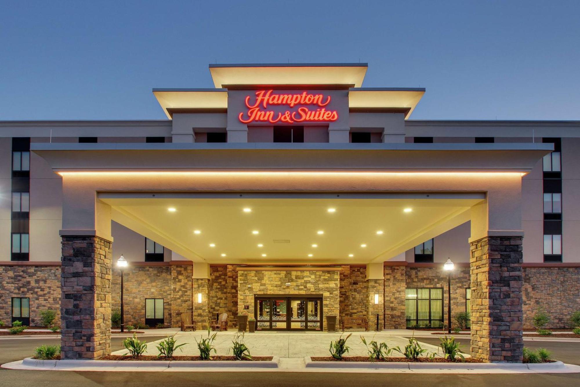 Hampton Inn & Suites By Hilton Southport Eksteriør bilde